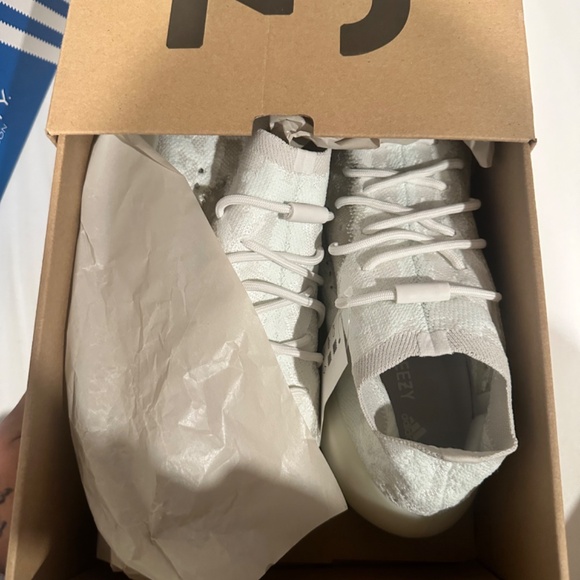 Yeezy Boost 380 - Picture 2 of 4